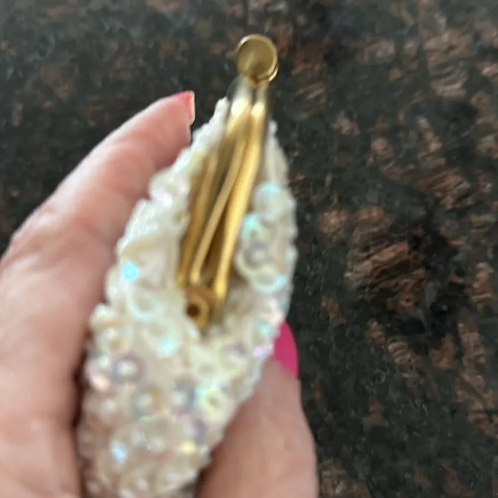Vintage Beaded Sequined KISS Lock Coin Purse, Made in British Hong Kong